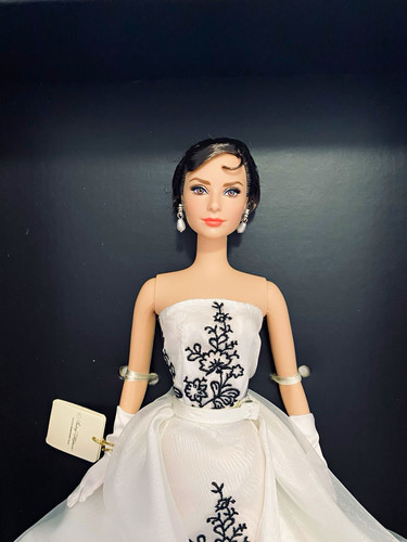 Mattel barbie collector gold - collector,