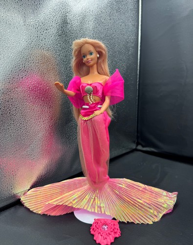 Vintage barbie fountain - barbie,